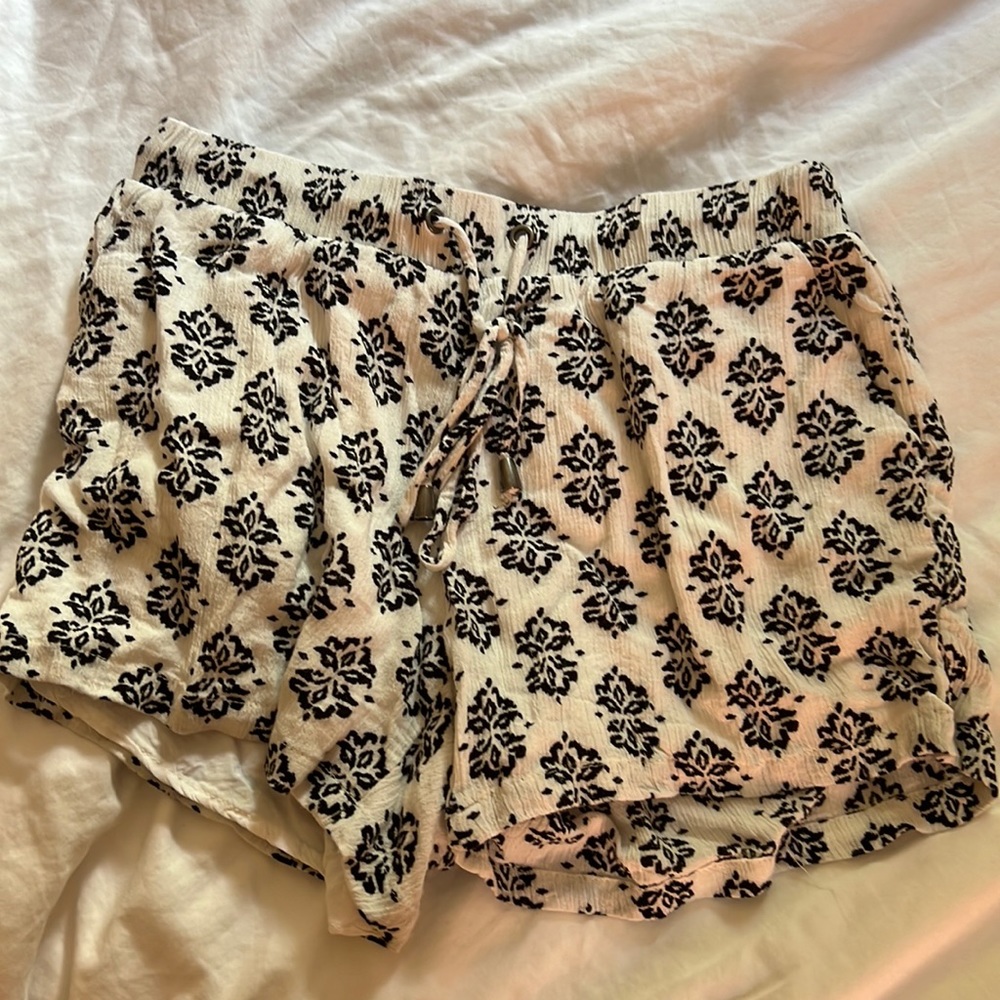 Splendid patterned shorts